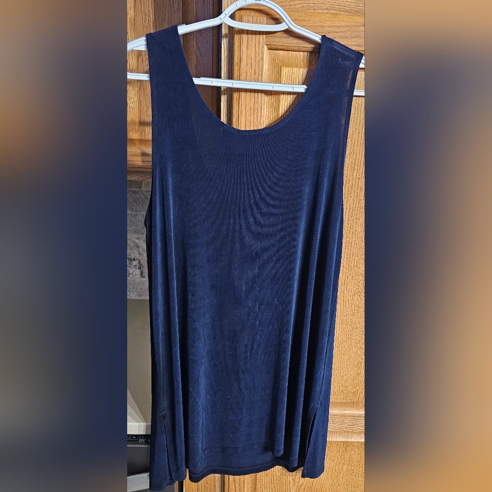 Chico's Travelers Twilight (Navy) 3 Blue Tank Top Split Hem Nice Low Hip Length